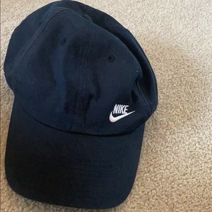 black nike hat